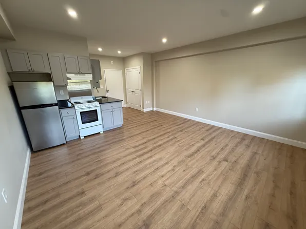 1050 Hancock St #16, Quincy, MA 02169