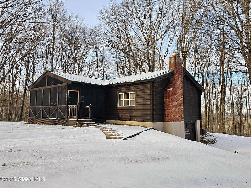 4th image of 435 Fog Hill Road