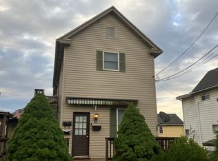 204 N 4th St #C, Youngwood, PA 15697