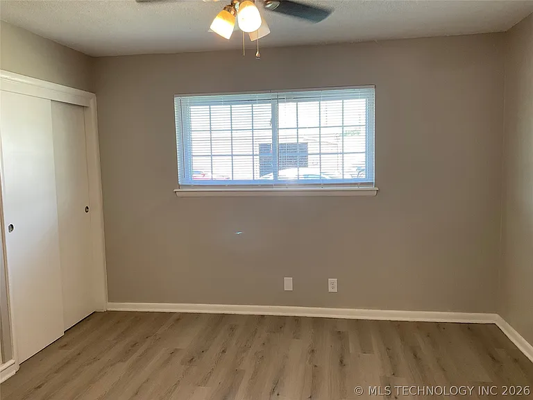 1809 E 2nd St #11 — Photo 8