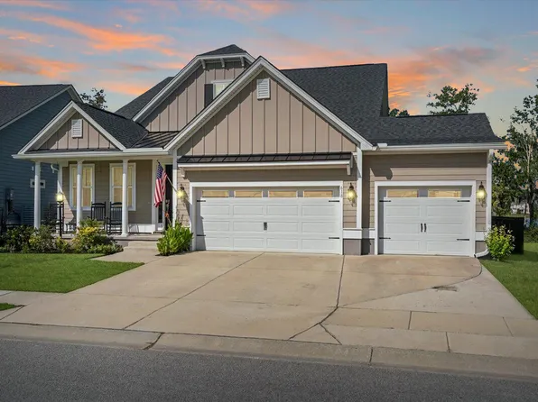 618 Black Pine Rd, Moncks Corner, SC 29461