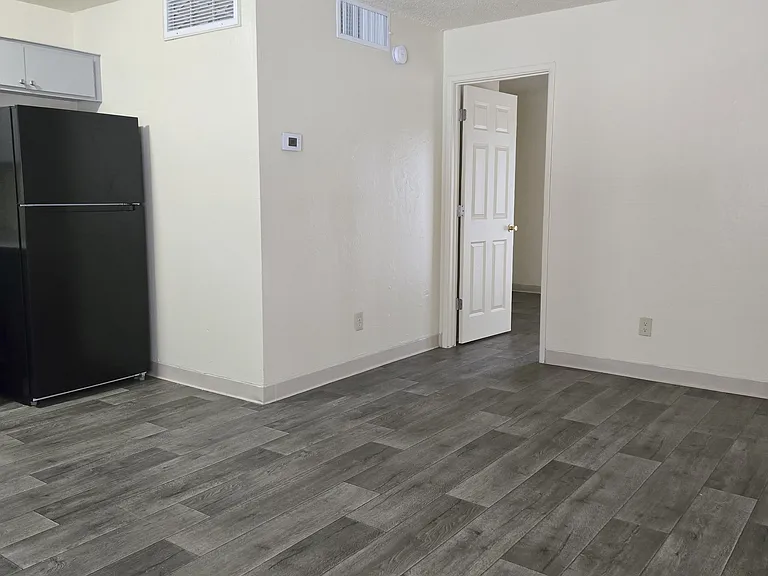 Rosemont Garden Apartments — Photo 28