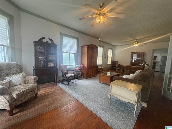 4th image of 115 Calhoun St