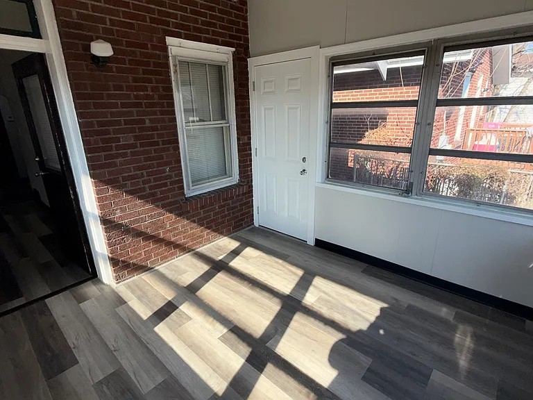 5944 Drury Ln — Photo 4