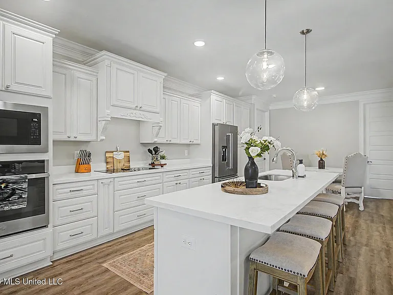 6812 Enclave Ln — Photo 4