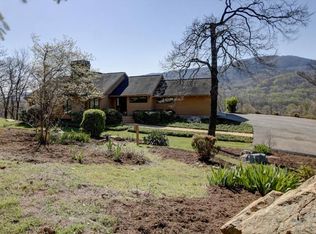 8027 Vista Forest Dr, Roanoke, VA 24018