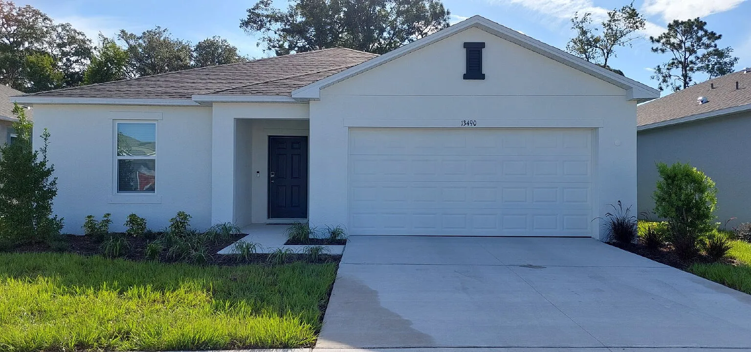 4 bed, 3.0 bath, 2106 sqft, $2,495 — Photo 1