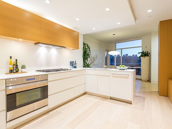 3rd image of 1383 Marinaside Cres #Townhouse