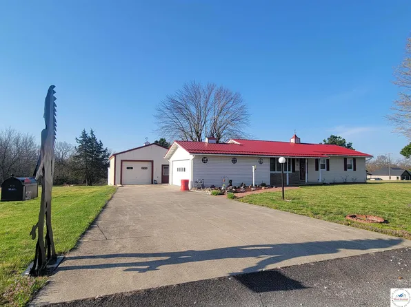 410 W Gregory Blvd, Tipton, MO 65081