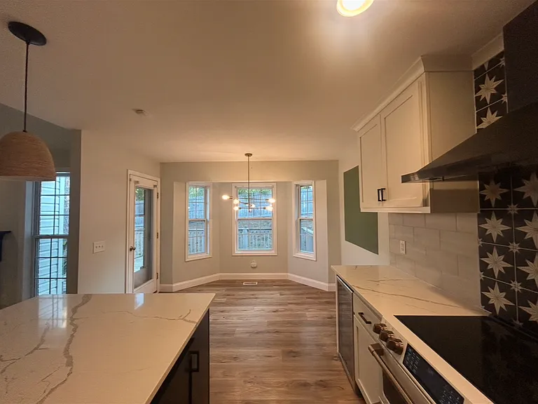 230 Kingswood Cir — Photo 3