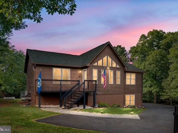 101 Blue Valley Rd, Linden, VA 22642