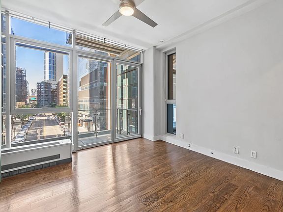 4th image of 26-26 Jackson Ave #401
