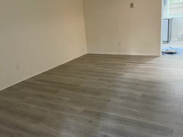 9421 Avondale Rd NE APT 13, Redmond, WA 98052