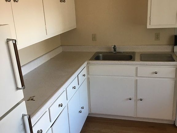 4th image of 1439 El Camino Real APT 8