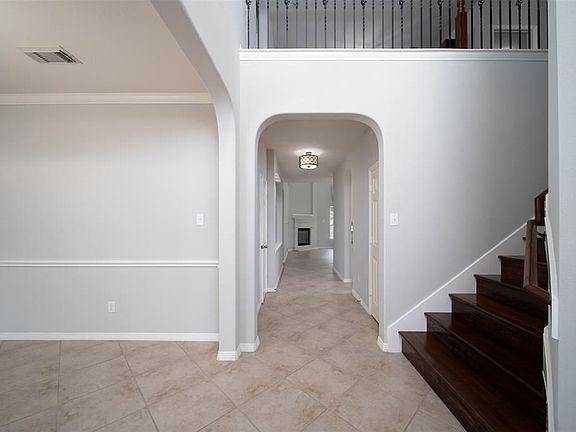 3rd image of 5619 Honey Brook Ct
