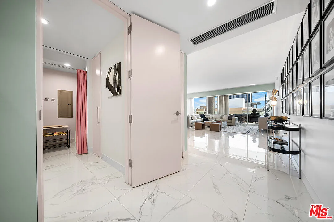 2 bed, 3.0 bath, 2230 sqft, $10,000 — Photo 3