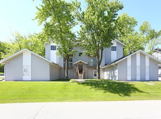 Windsor Crest Apartments, Davenport, IA 52807