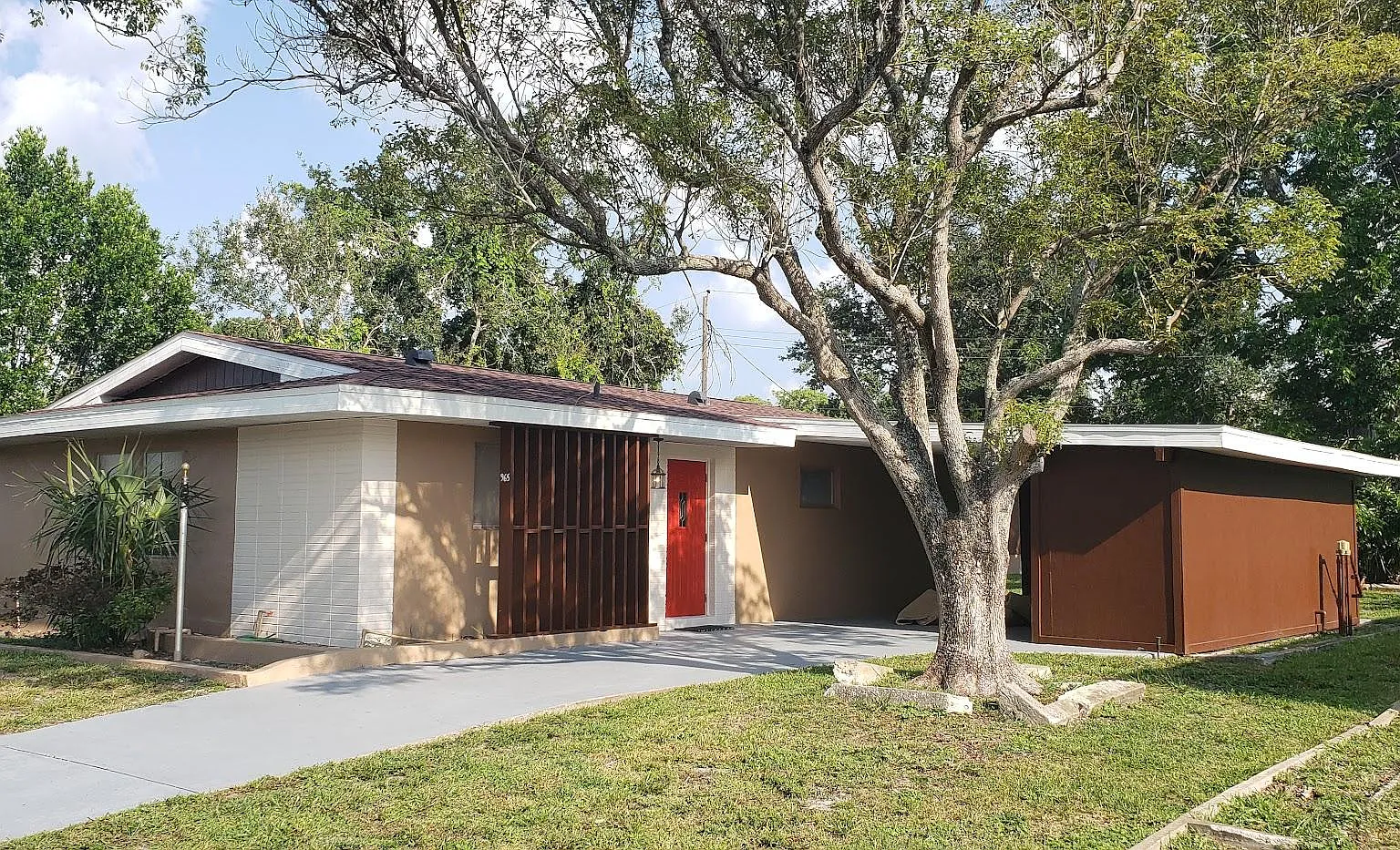 3 bed, 1483 sqft, $1,995 — Photo 1