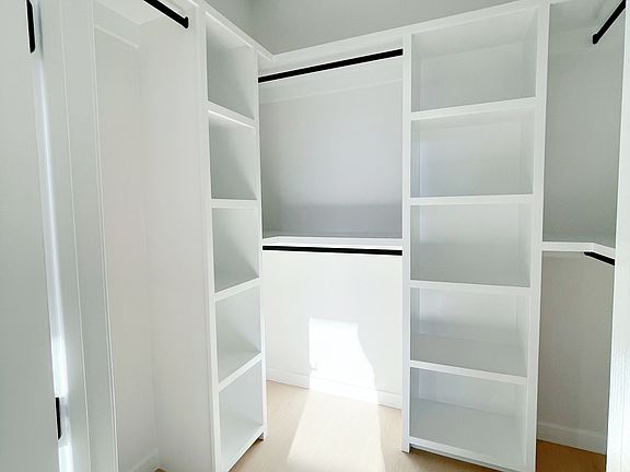 5th image of 3029 Halsey Ave #A