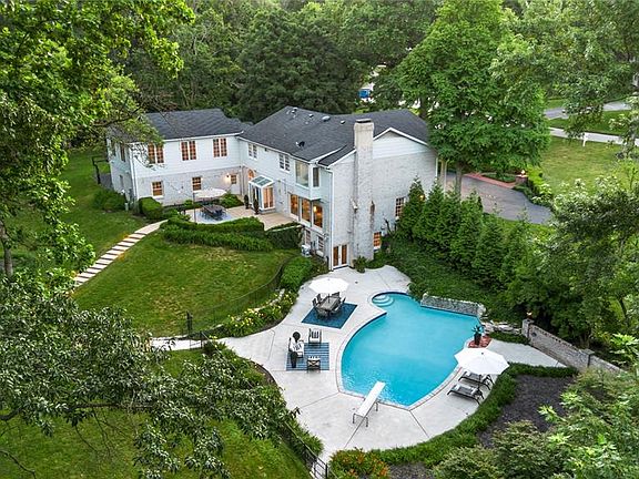 3rd image of 34 Somerset Downs Dr