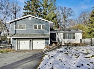 7 Wilson Pl, Closter, NJ 07624
