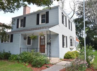 5724 Clover Ln, Greendale, WI 53129