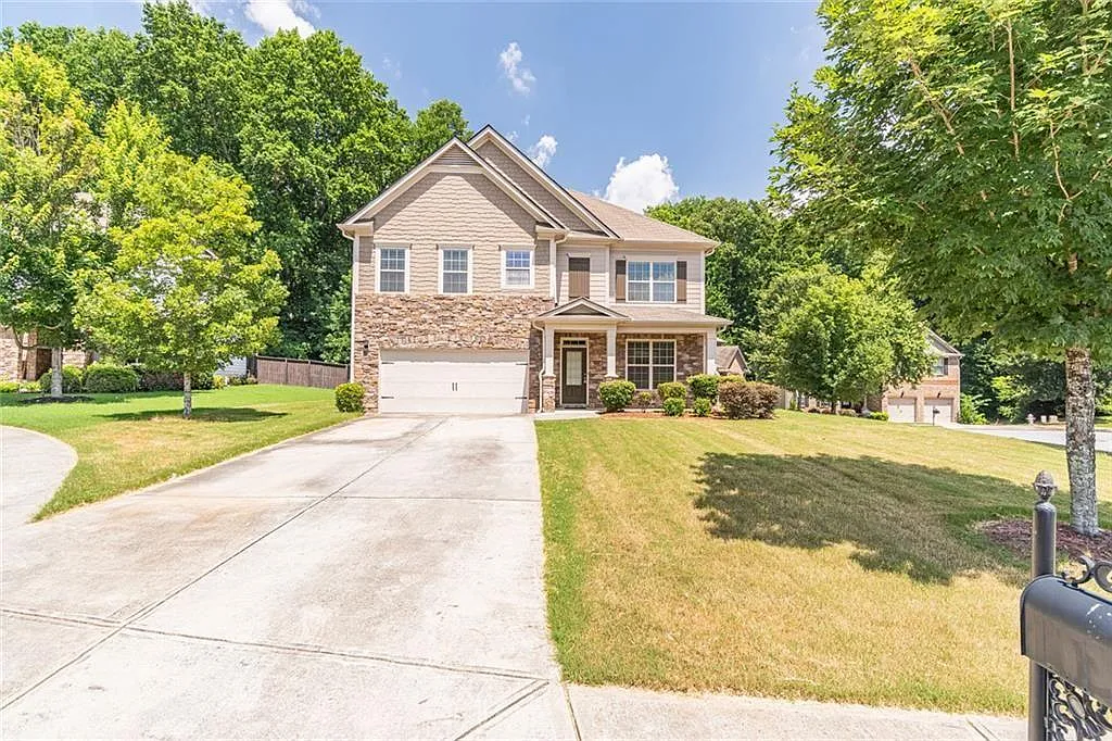 5 bed, 3.0 bath, 2982 sqft, $2,700 — Photo 2