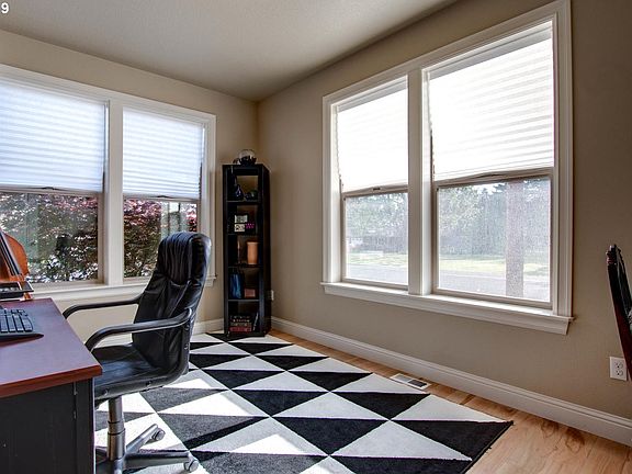 4th image of 14202 NE 95th Cir