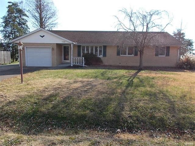 1st image of 1529 E Grand Ave