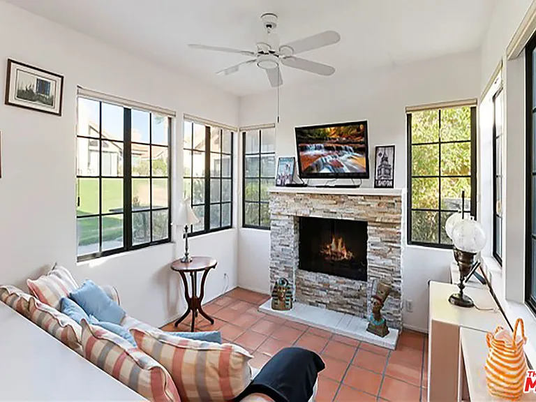 8 Las Cruces Ln — Photo 14