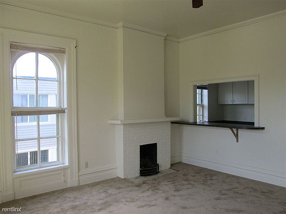 324-5LivingRoom8