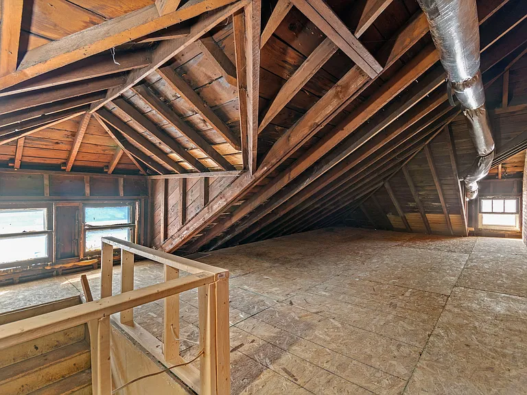 1476 W Grand Blvd — Photo 25