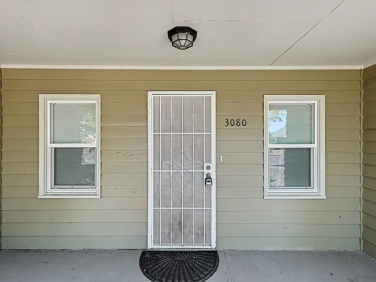 3080 Park Ave NE — Photo 6