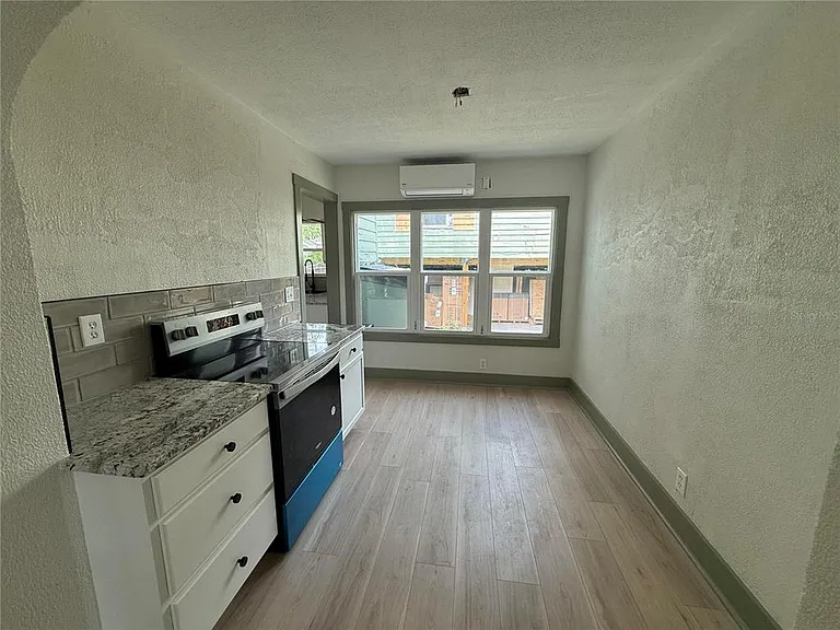 535 14th Ave S — Photo 2