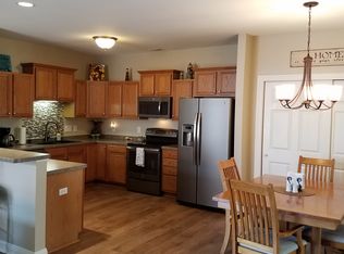 2303 W Vista Bella Dr #201, Oak Creek, WI 53154