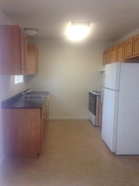 1st image of 423 Bartlett Ave APT 1