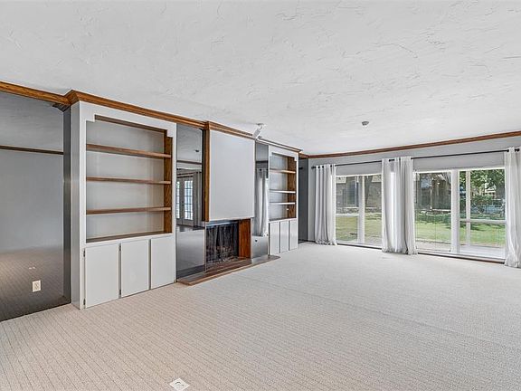 4th image of 6000 N Pennsylvania Ave #103