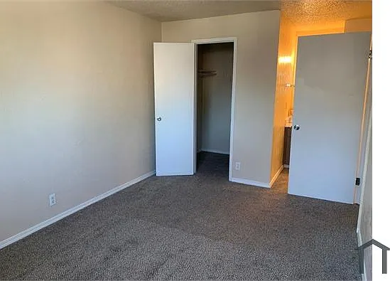 1336 E 60th St S #6H — Photo 6