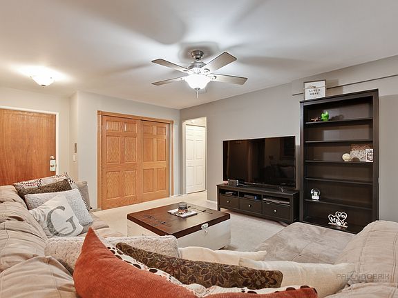 5th image of 2315 E Olive St APT 1H