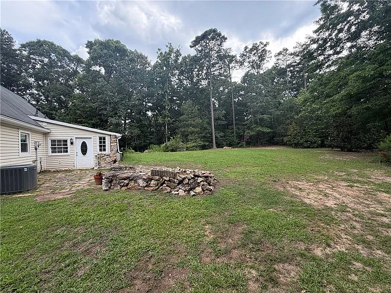 1526 Lost Mountain Rd — Photo 4