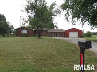 1925 Coffee Rd, Raleigh, IL 62977