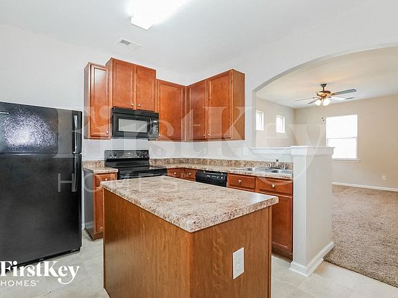 5th image of 323 Lobdale Falls Dr