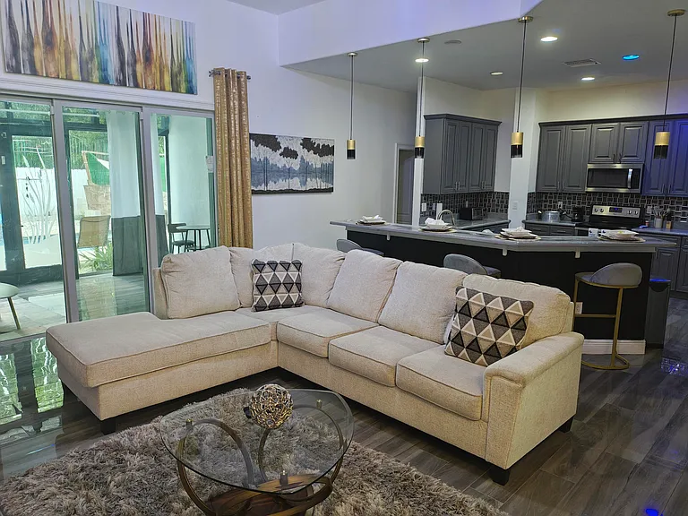 376 SW Tulip Blvd — Photo 19