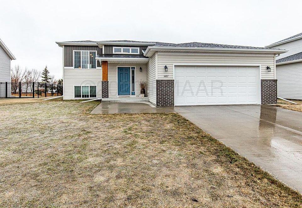 1st image of 1427 Street Cir S #35
