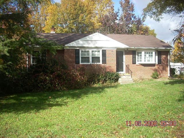 1st image of 1925 S Ashland Dr