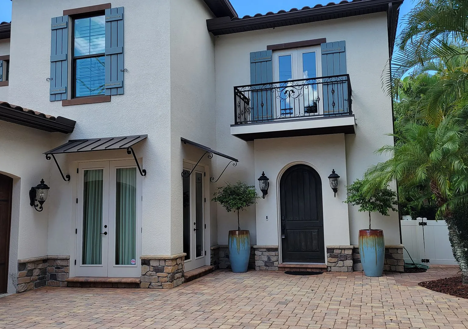 Seasonal stunning 5/5 pool home west of trail near Siesta Key! — Photo 4