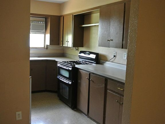 2nd image of 933 Avondale Ave