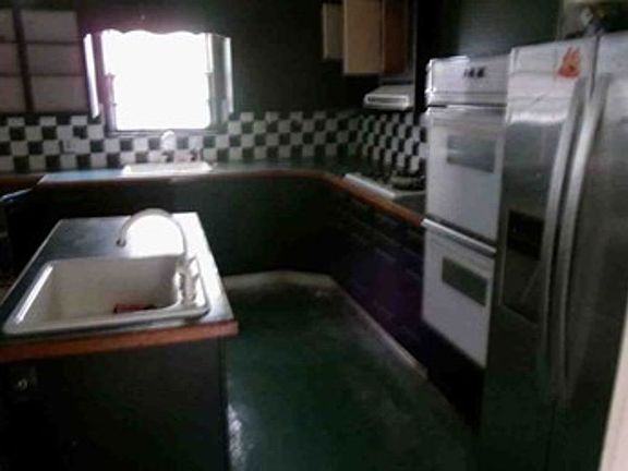 4th image of 103 N Newton St