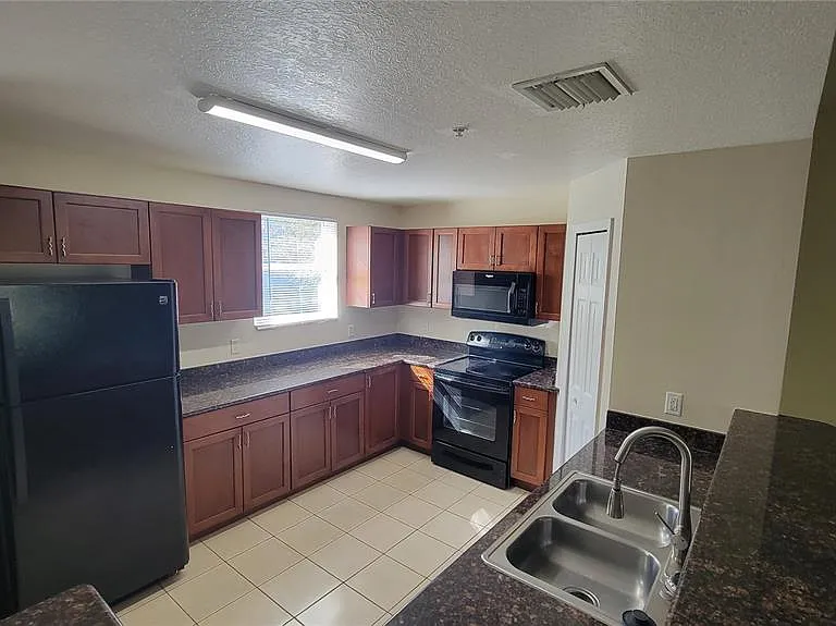 6054 Gibson Ave — Photo 4