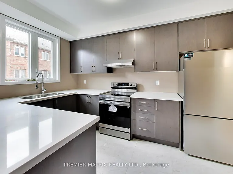 37 Shiff Cres — Photo 15